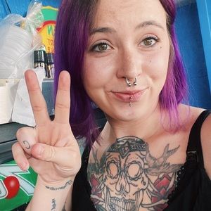 Meet your Posher, Brooke